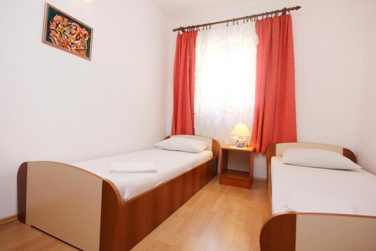 Apartments Tonka - 150M From The Sea & Parking Оребич Екстер'єр фото